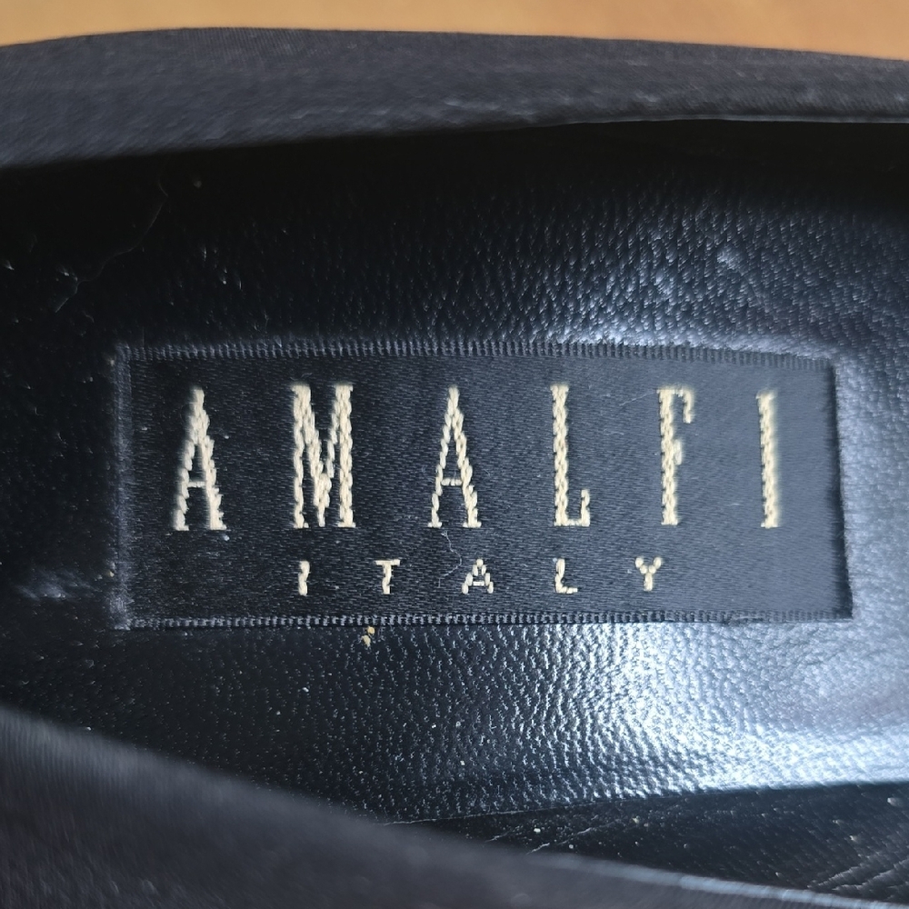 Amalfi Classic Black Heels - Picture 2 of 5